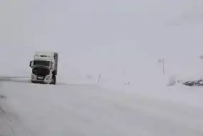 Bingöl-Erzurum Yolu Tırlara Kapalı!