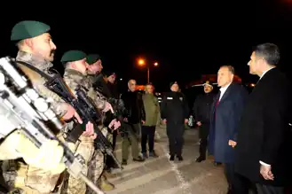 Bingöl Valisi, Yılbaşı'nda Yeni Doğanları Ziyaret Etti