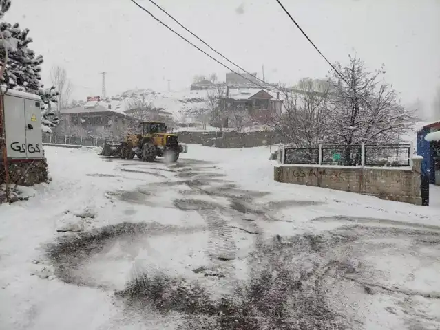 Doğu Anadolu'da Kar Yağışı: Okul Servisleri Güvenliği Sağlanıyor