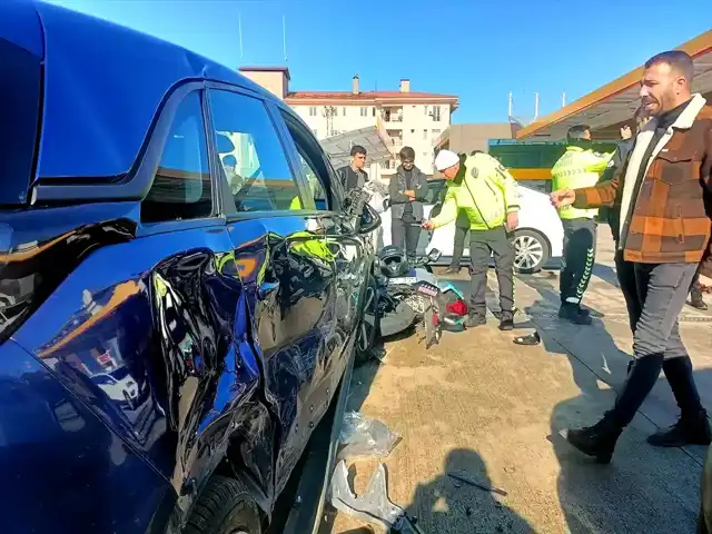 Bingöl'de Motosiklet-Otomobil Kazası: 3 Yaralı