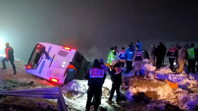 Bingöl'de Otobüs Kazası: 4 Ölü, 32 Yaralı