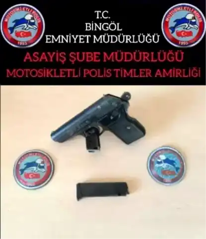 Bingöl'de Polis Ruhsatsız Tabanca Ele Geçirdi