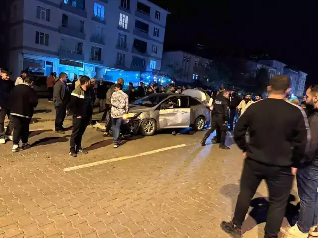 Bingöl'de Çarpışma: 2 Yaralı