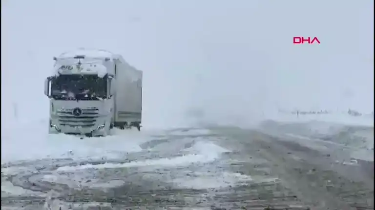 Erzurum-Bingöl Yolu Tipide Kapandı!