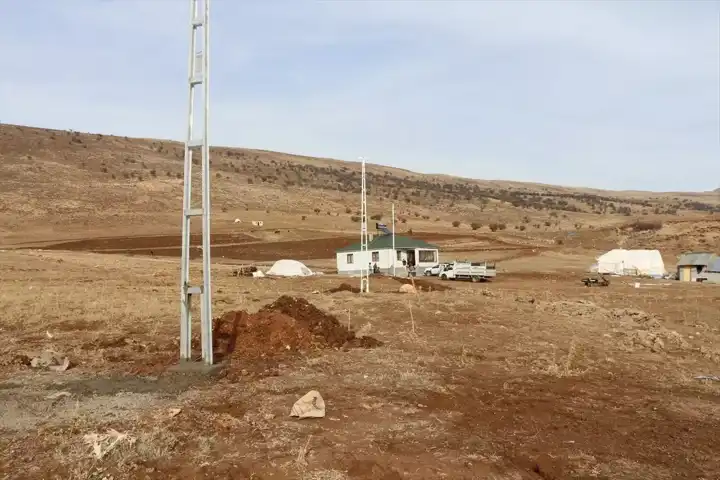 Doğu Anadolu'da Aileye Yeni Ev Mutluluğu